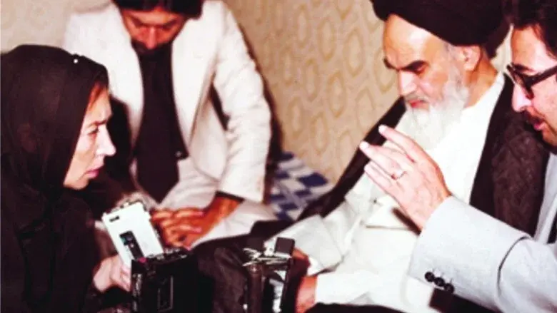 Oriana Fallaci intervista Ayatollah Khomeini still 1