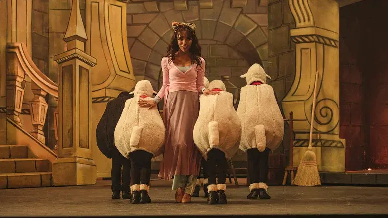 Tinsel Town still 4