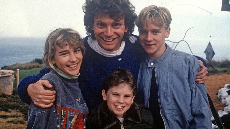 Round the Twist still 6