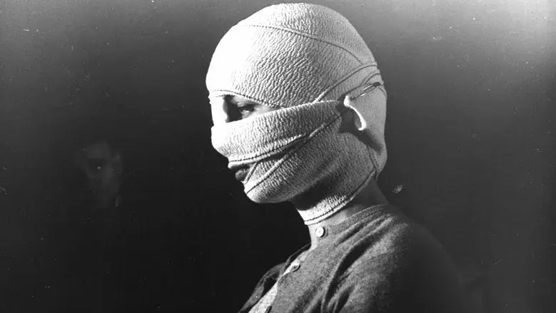 Eyes Without a Face still 7