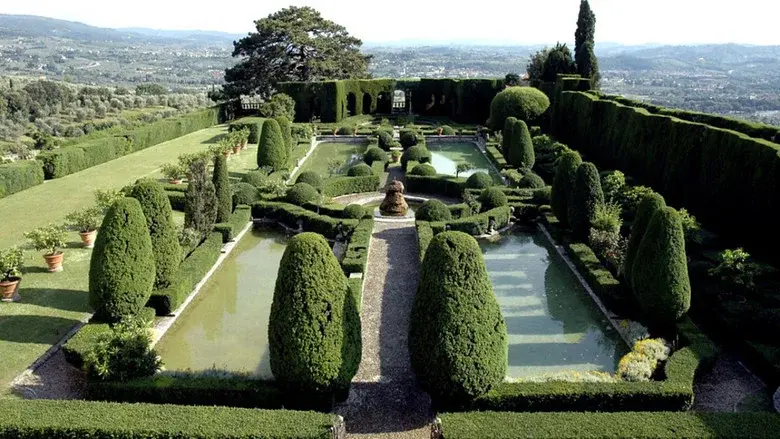 Monty Don's Italian Gardens still 1
