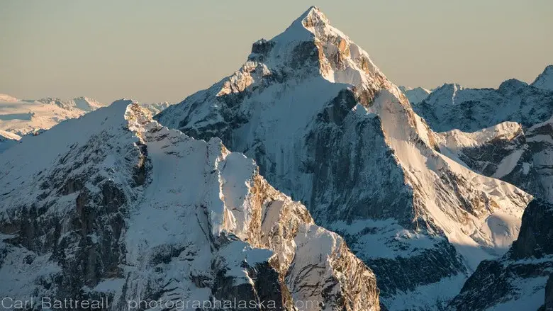 Le montagne non finiscono la still 1