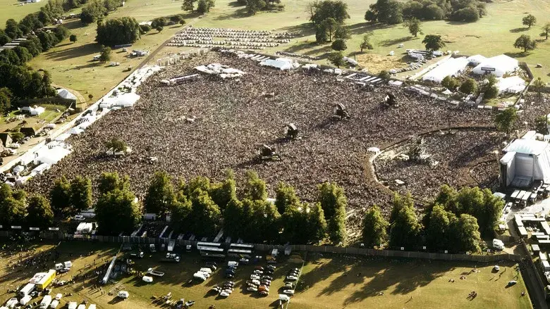 Oasis: Knebworth 1996 still 2