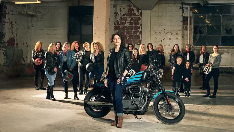 Filles de moto still 1