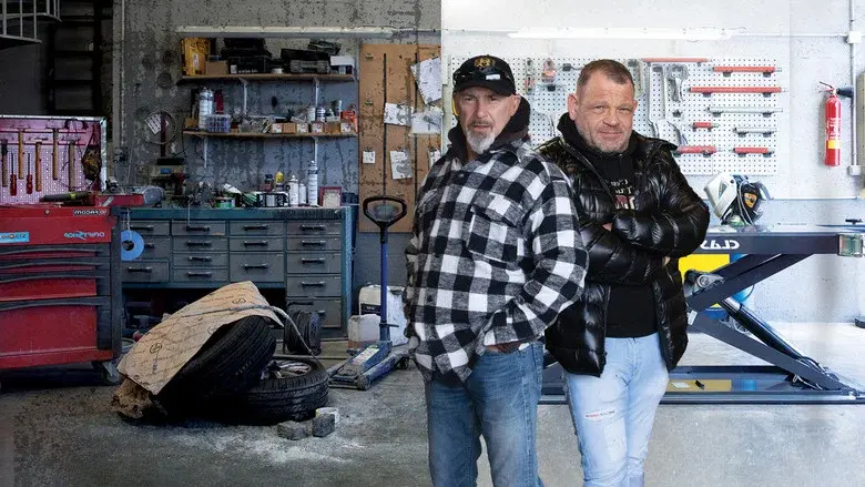 SOS Garage still 2