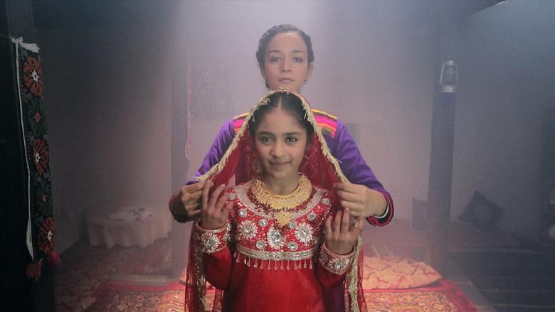 Dukhtar still 1