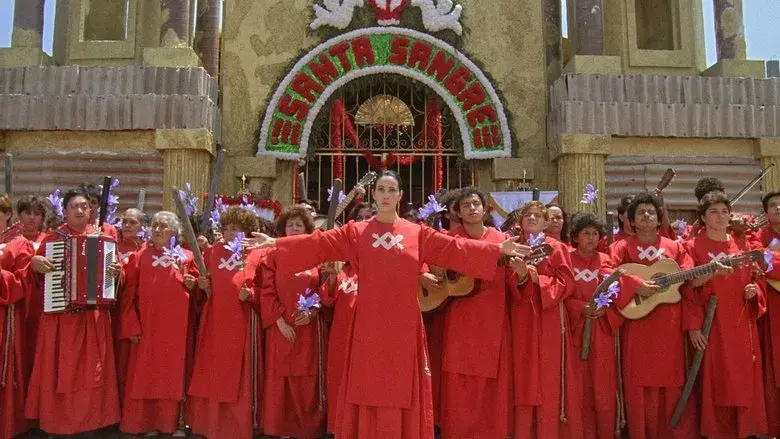 Santa Sangre still 1
