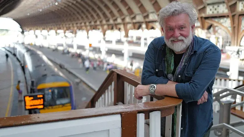 Britain's Favourite Railway Stations with Si King still 2