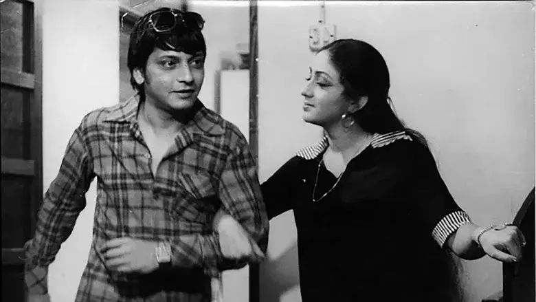 Gol Maal still 5