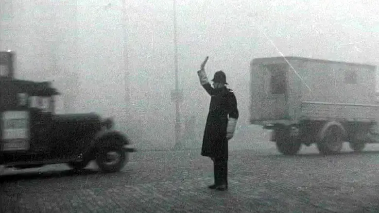 The Great Smog of London still 1