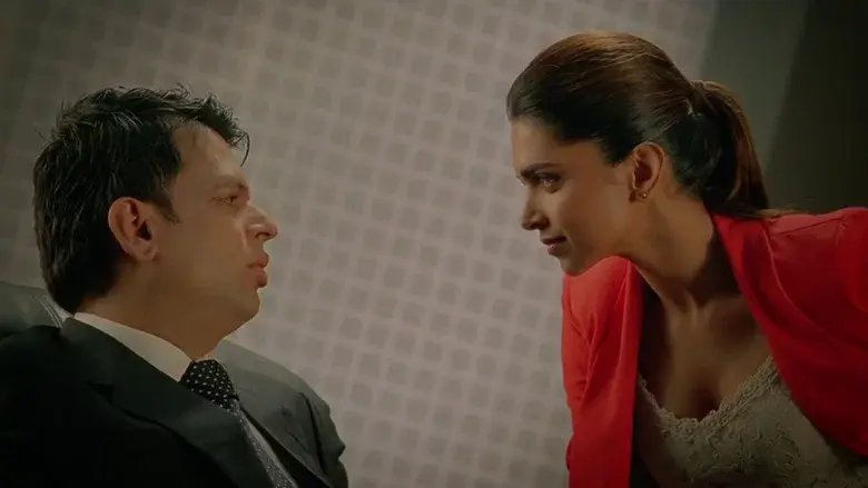 Race 2 still 3