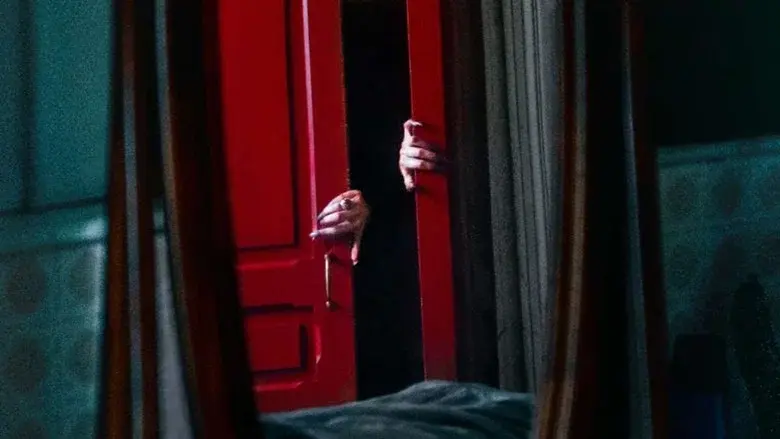 Marianne still 6