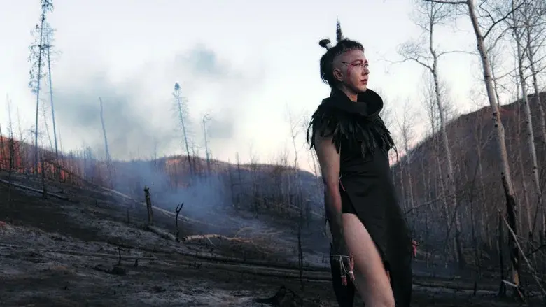 Embodyment still 1