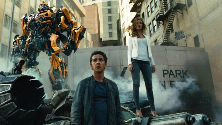 Transformers: Dark of the Moon still 6