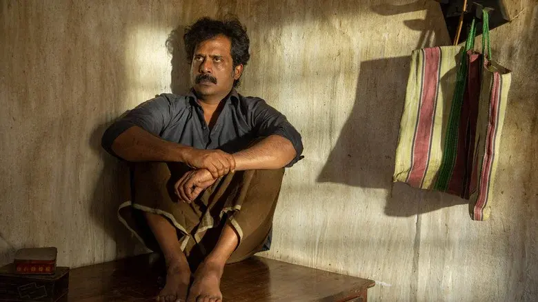Minnal Murali still 3