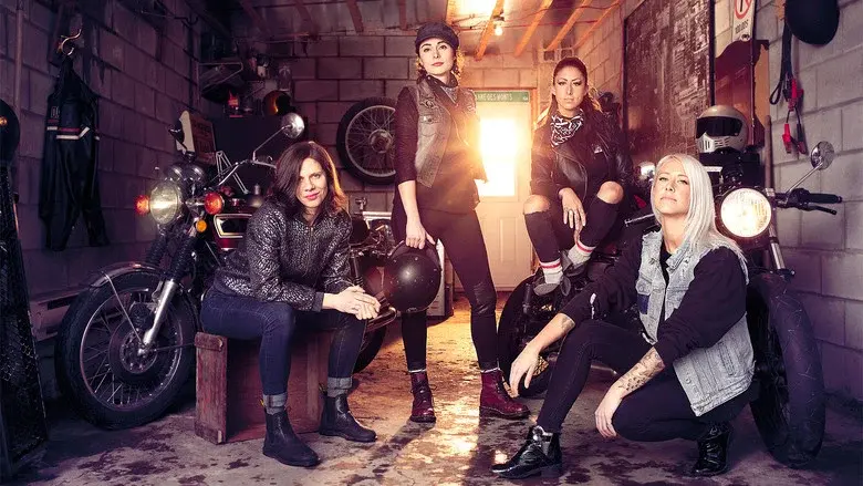 Filles de moto still 2