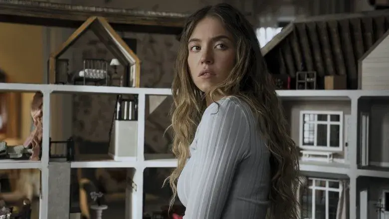 The Housemaid still 6