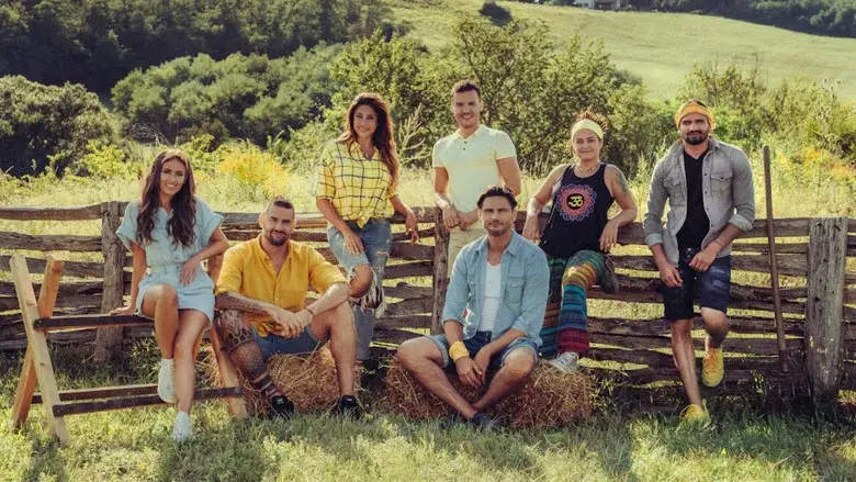Farm VIP still 2