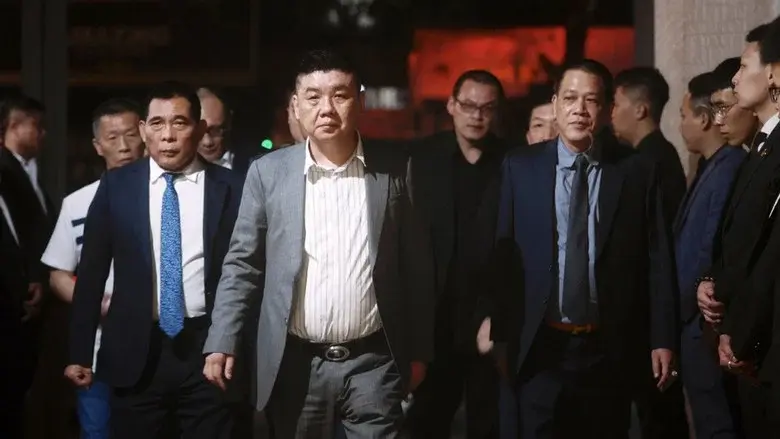 Triads: The Chinese Mafia Conquering the World still 8