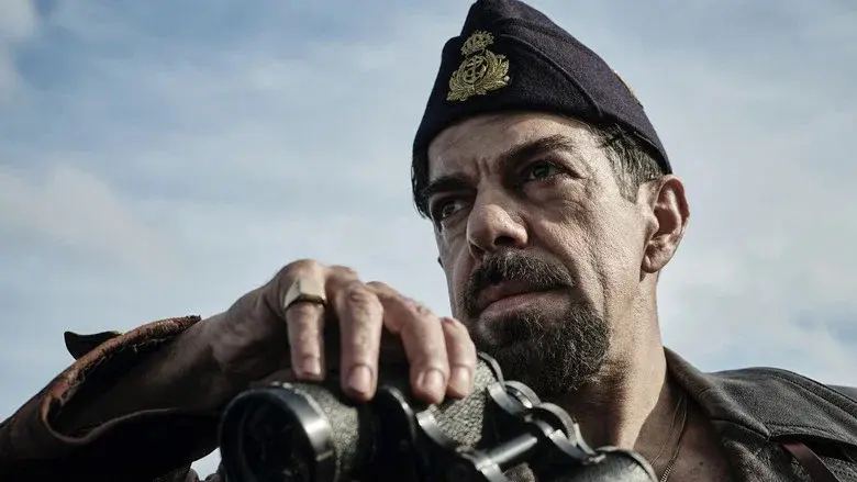 The Commander still 6