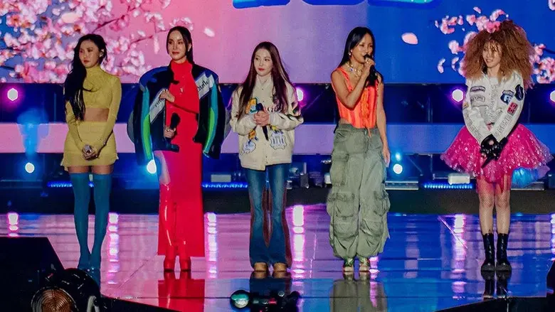 Dancing Queens on The Road still 6