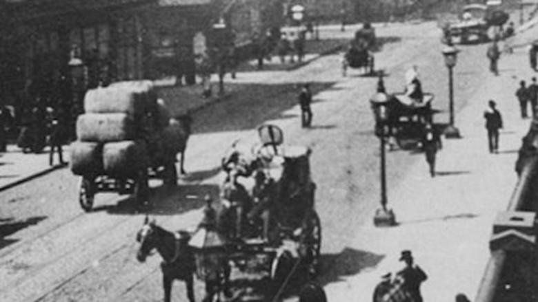 Traffic Crossing Leeds Bridge still 1