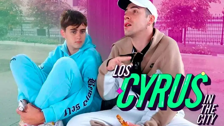 Los Cyrus in the city still 2