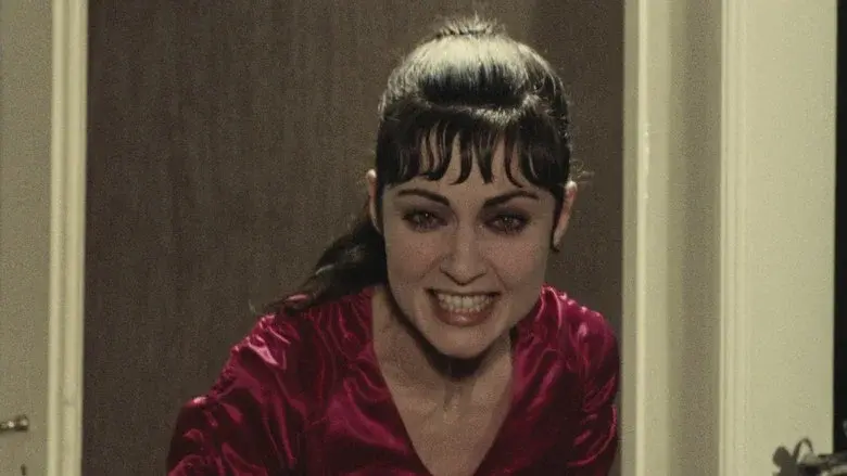 Gloria Mundi still 5