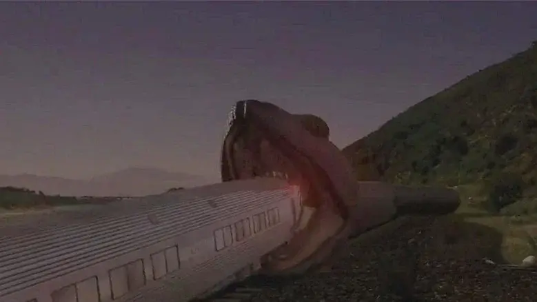 Snakes on a Train still 1