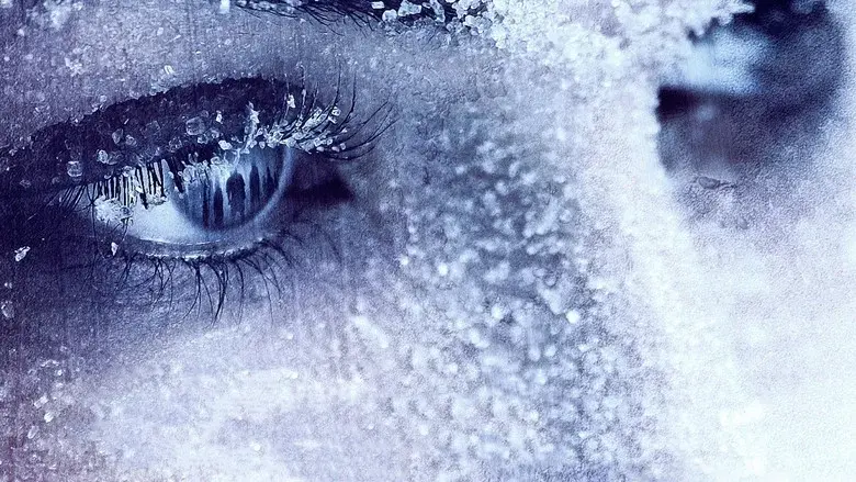 Frozen Kiss still 1