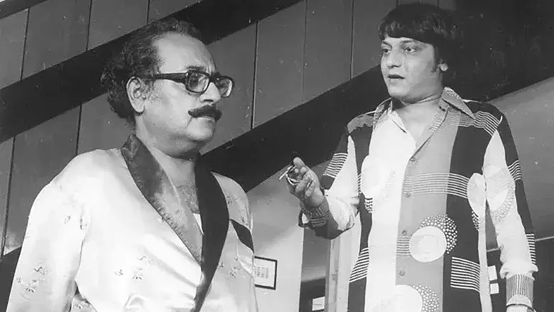 Gol Maal still 6
