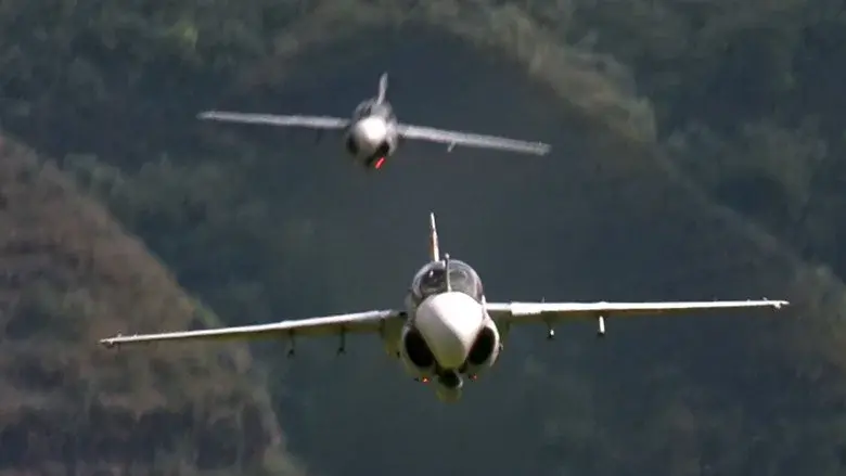 Flight of the Intruder still 7