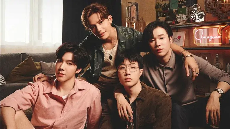 Knock Knock, Boys! still 2