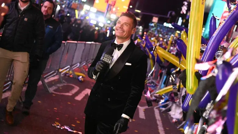 Dick Clark's New Year's Rockin' Eve with Ryan Seacrest still 3