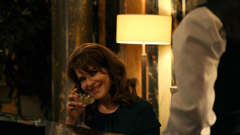 Lola Pater still 4