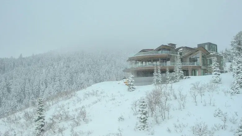 Mountainhead still 6