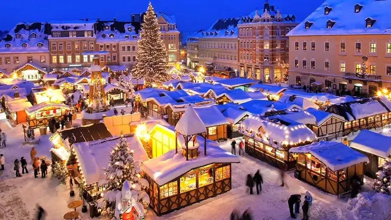 Christmas on the Danube still 2