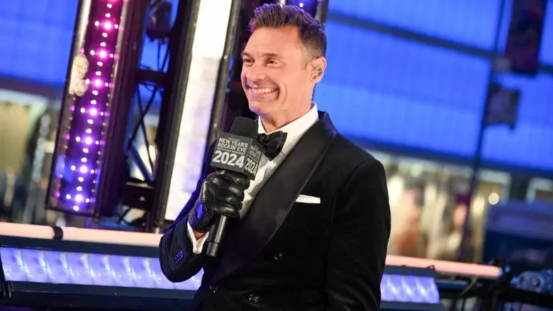Dick Clark's New Year's Rockin' Eve with Ryan Seacrest still 4