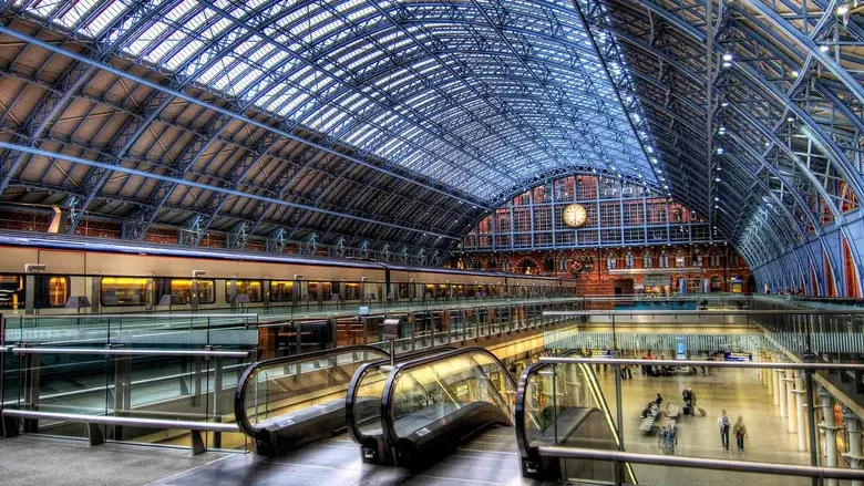 The 800 Million Pound Railway Station still 1