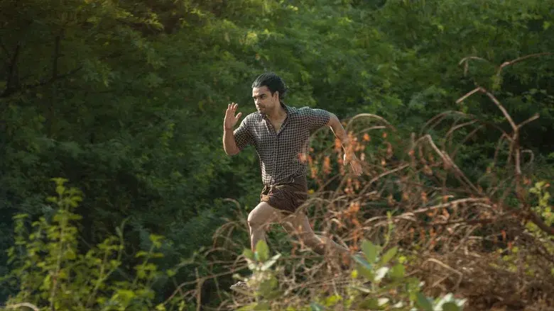 Minnal Murali still 4