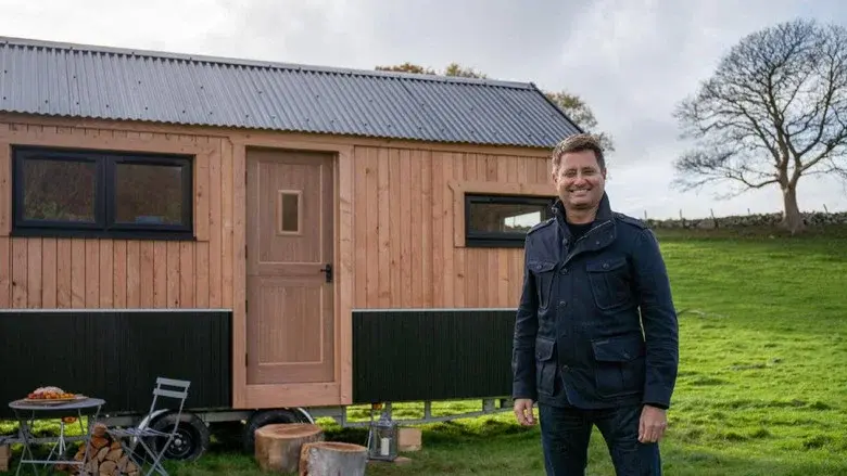 George Clarke's Amazing Spaces: First Home still 1