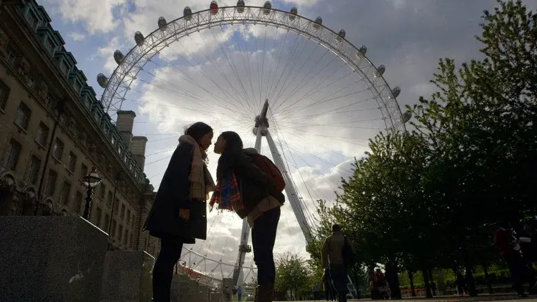 Twinsters still 8