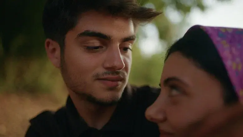 Onun Gözləri Gülürdü still 3