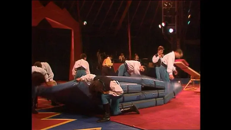 Cirque du Soleil: La Magie Continue still 5