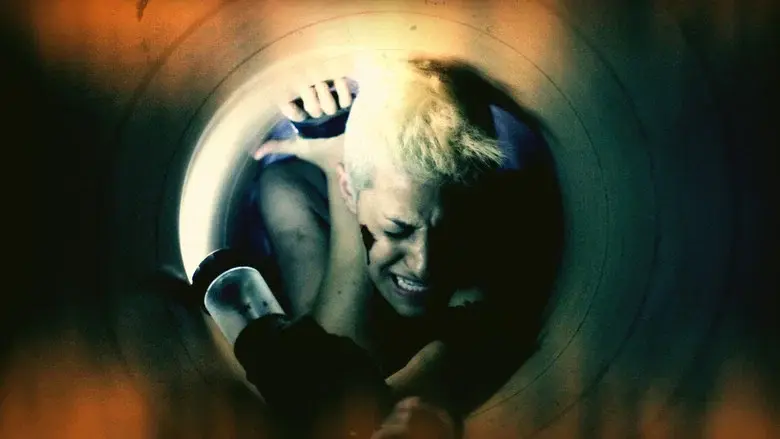 Crawl or Die still 4