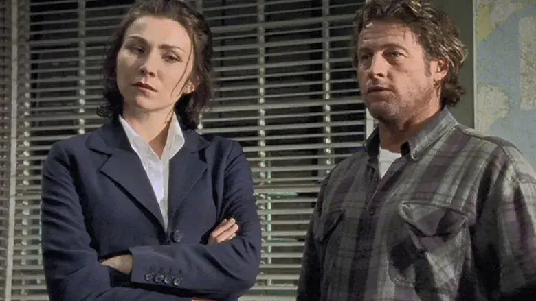 Stingers still 1