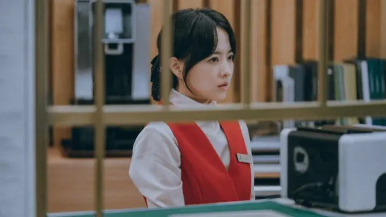 Gold Land still 8