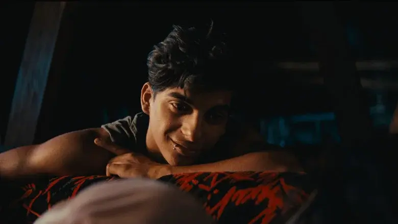 Ava still 3