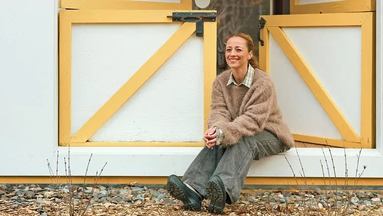 Karine and the Yellow House still 2