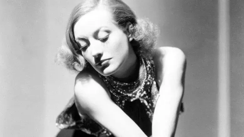 Sadie McKee still 6